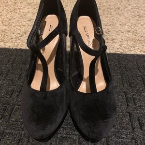 Gorgeous black sandals